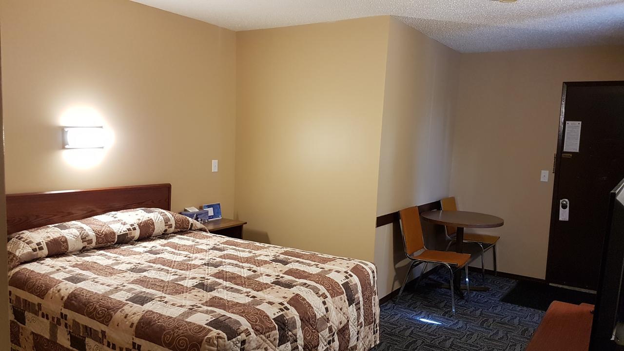 Golden West Motor Inn Carstairs Zewnętrze zdjęcie